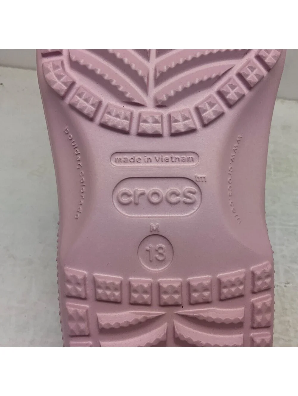 Crocs Men's Slip-On Classic Clog Sandals Light Pink Size 13M